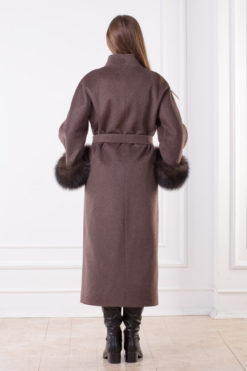 Женское зимнее пальто с мехом Лиана сзади
